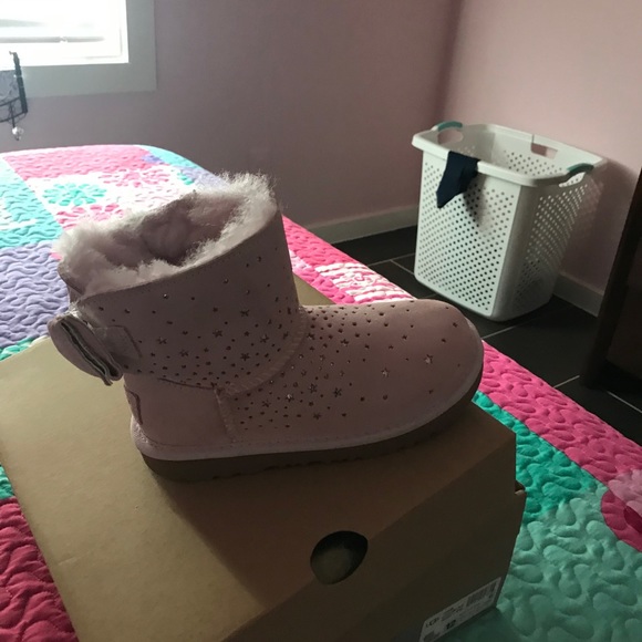 Ugg boots size 12 limited edition BRAND NEW $65-70 - Picture 1 of 8